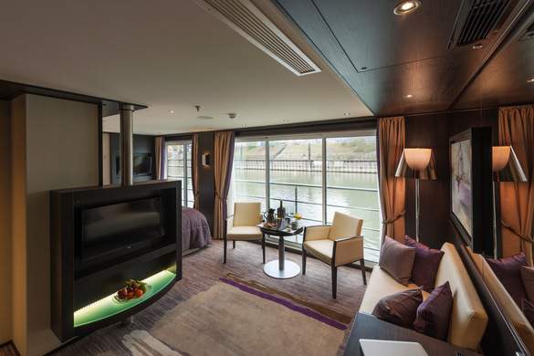 Avalon Waterways, Avalon Poetry II, Royal Suite 1.jpg